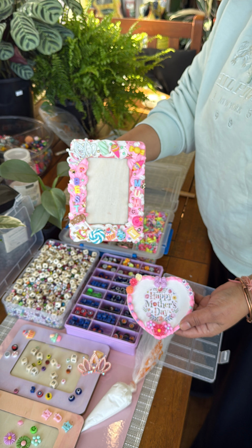 DIY Photoframe Cream Glue Workshop- By Preeti