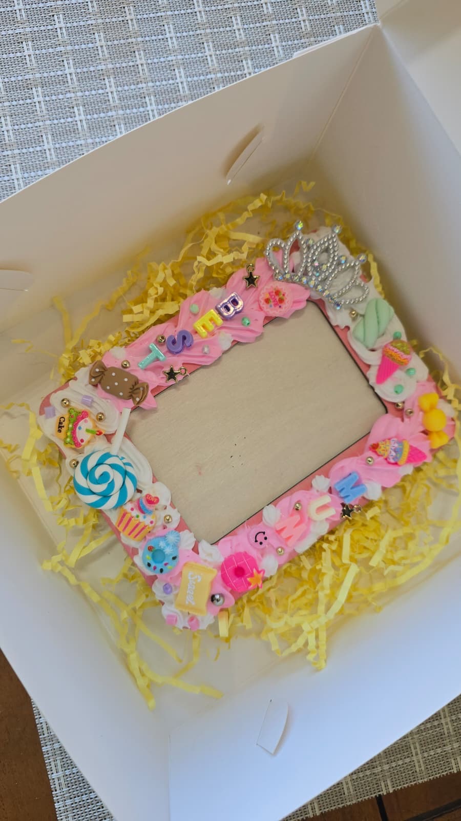 DIY Photoframe Cream Glue Workshop- By Preeti