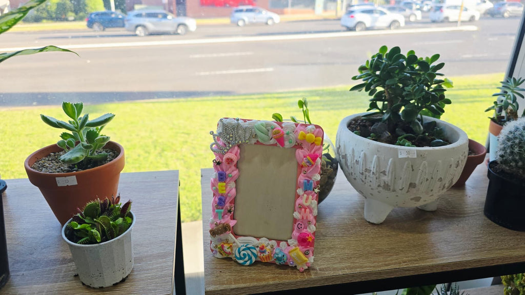 DIY Photoframe Cream Glue Workshop- By Preeti