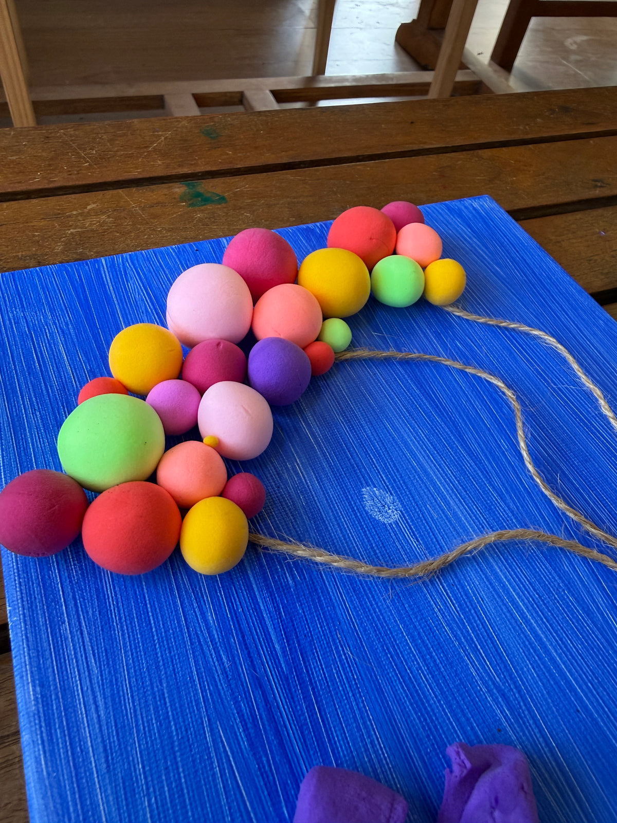 Sip, Paint and Sculpt: Balloon Canvas with Bubble Workshop