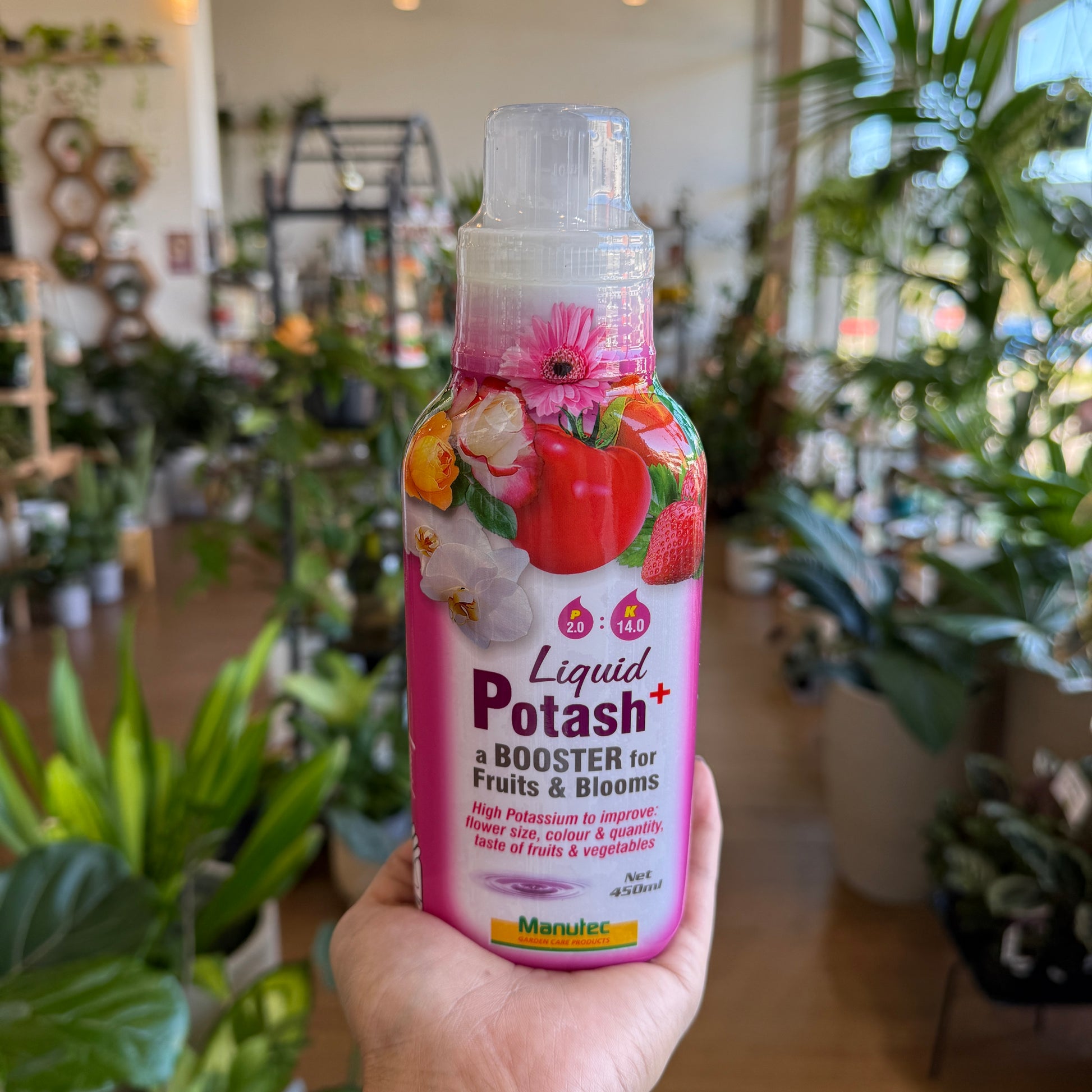 Manutec Liquid Potassium Fertiliser bottle – water-soluble potassium for fruits, flowers, and vegetables